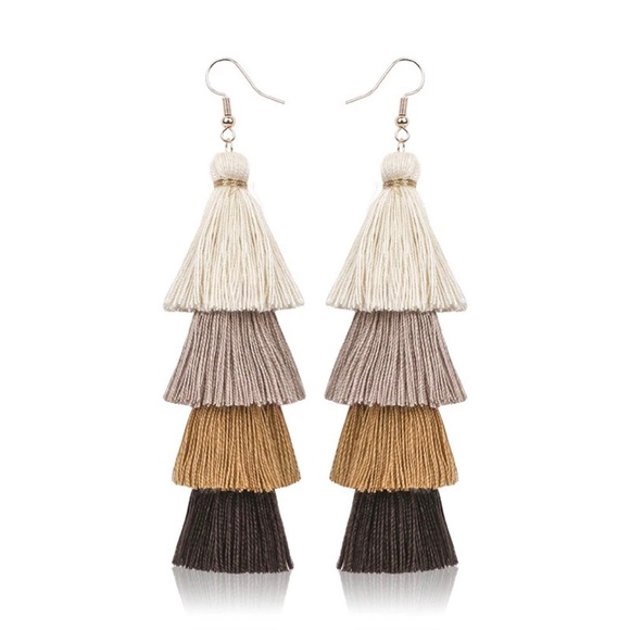 🍒3/$30 New Gradient Multilayer Tassel Earrings - Picture 6 of 10